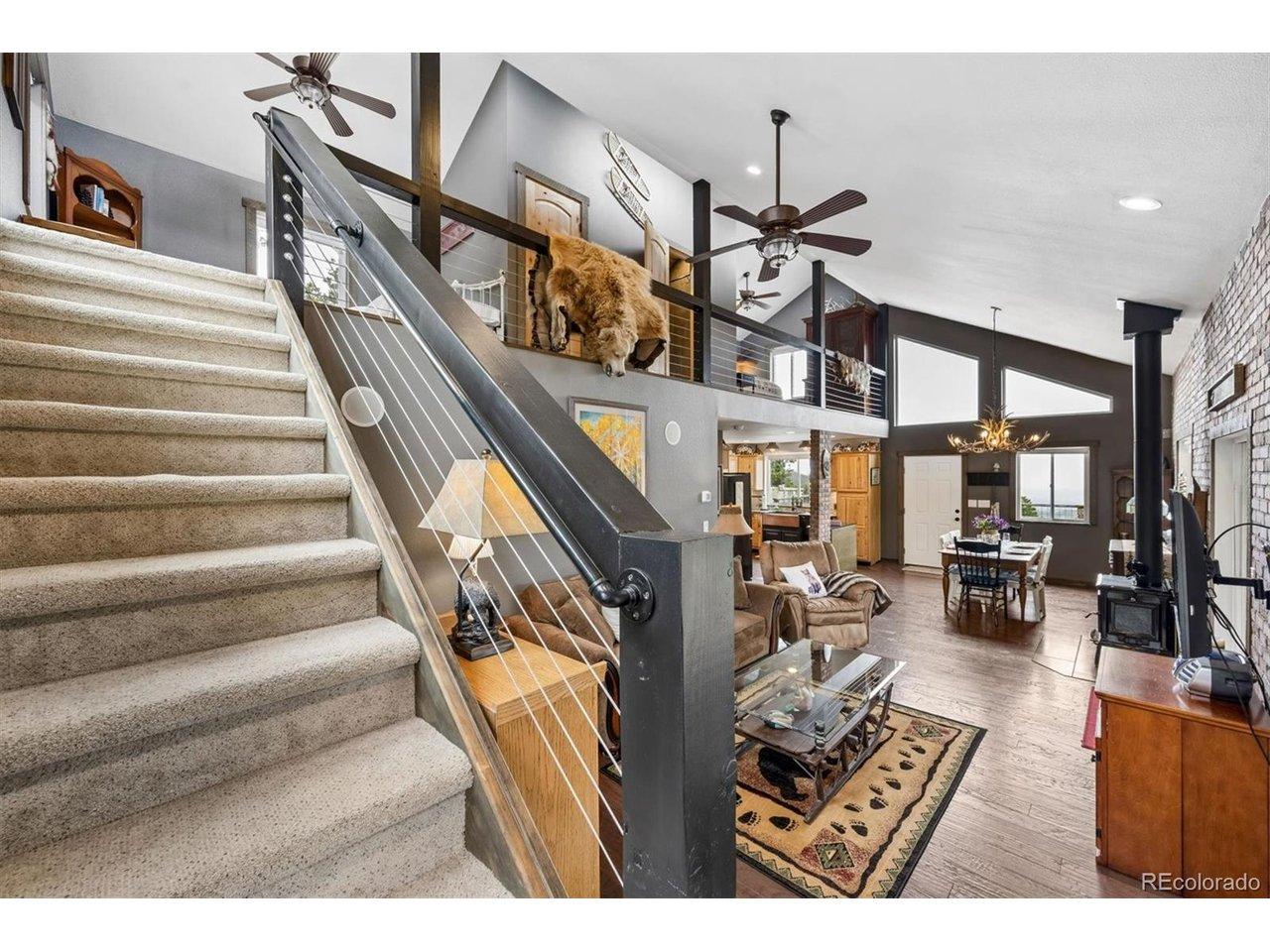 Image 4: Stairs to Loft Image 4: Stairs to Loft
