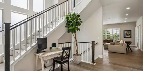 Image 4: 2 Story Entrance Image 4: 2 Story Entrance
