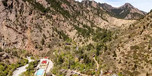 Image 2: Sunny side of the Canyon! Image 2: Sunny side of the Canyon!