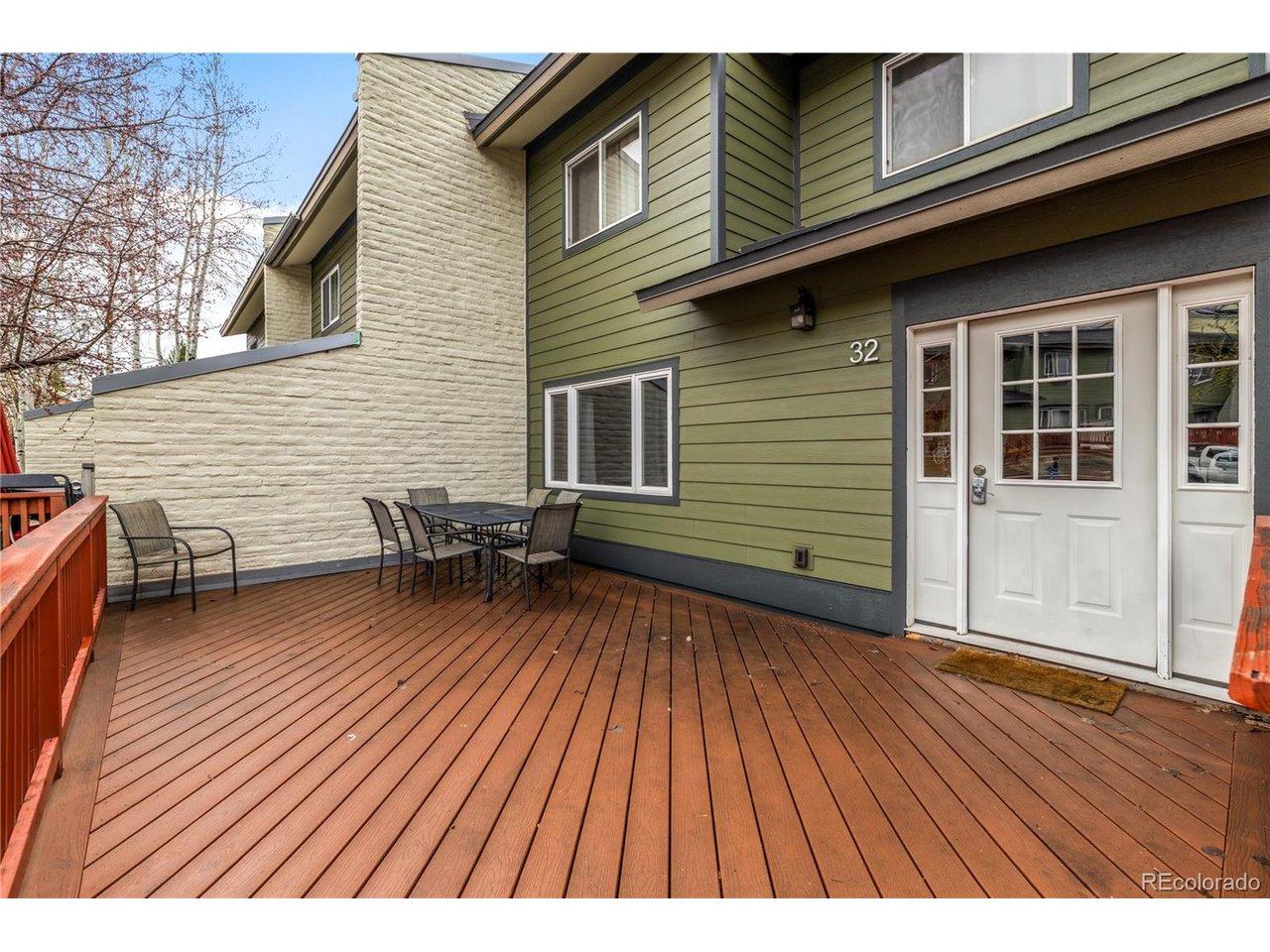 Image 2: Large Deck