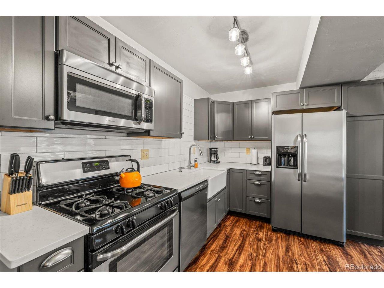 Image 4: Quartz Countertops, Stainless Steel Appliances