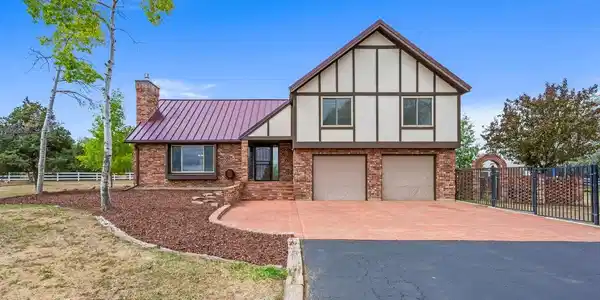 20287 Northmoor Dr