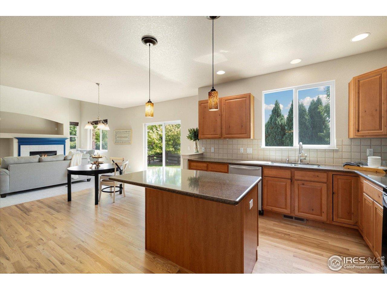 Image 4: Pendant lighting, newly refinished oak floors Image 4: Pendant lighting, newly refinished oak floors