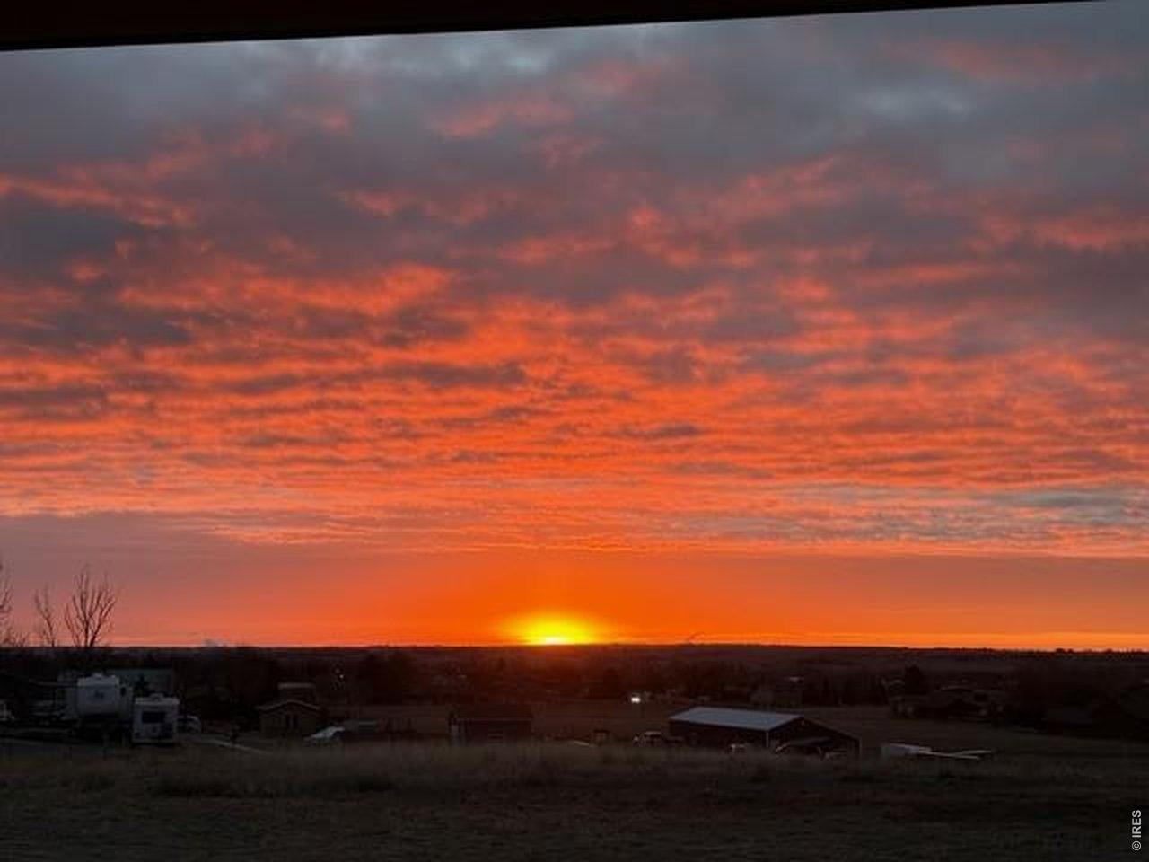 Image 4: Beautiful Views: Farm House sits on "Top of the World" on 3.54 Acres of Horse Property Image 4: Beautiful Views: Farm House sits on "Top of the World" on 3.54 Acres of Horse Property