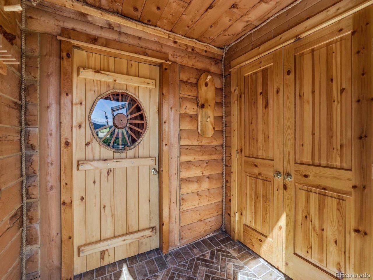 Image 4: Gorgeous brick herringbone entry w/walk-in closet Image 4: Gorgeous brick herringbone entry w/walk-in closet