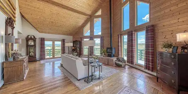 Image 4: Great Room Image 4: Great Room