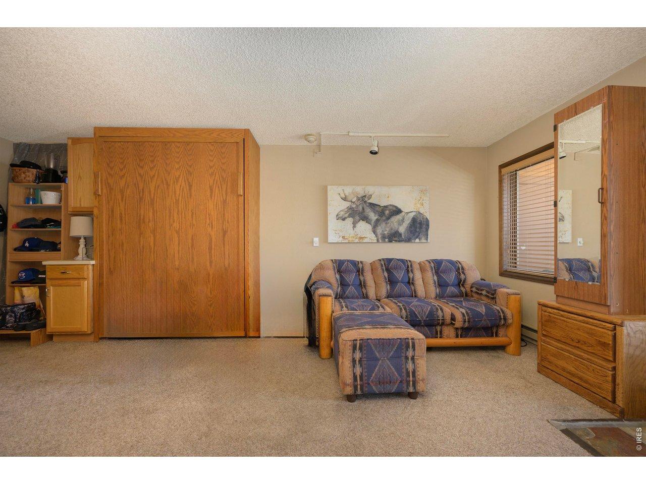 Image 2: Living/ Bedroom Image 2: Living/ Bedroom