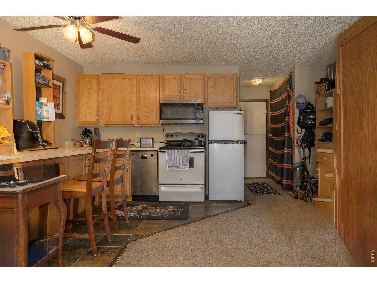Image 4: Kitchen / Living Image 4: Kitchen / Living