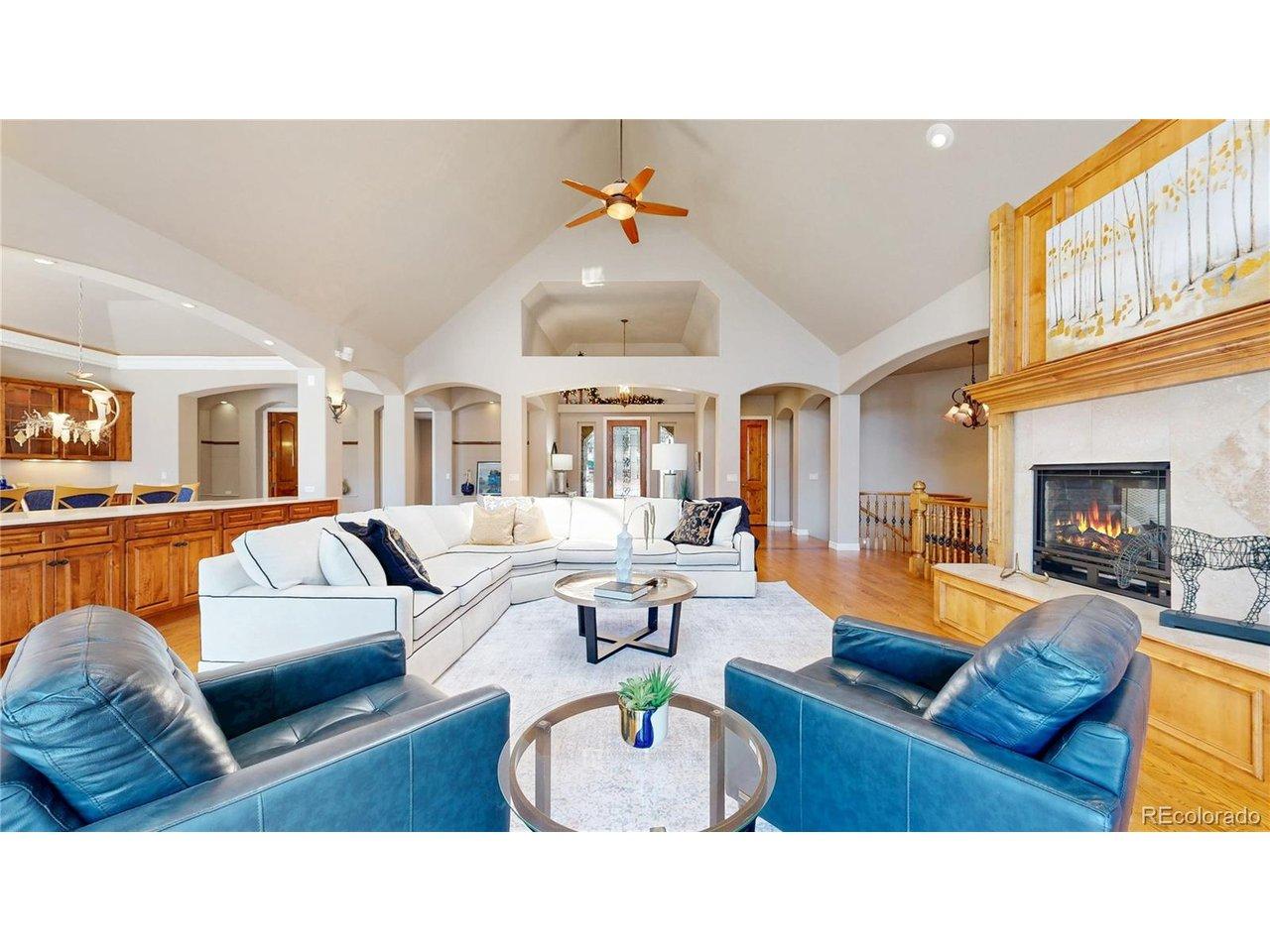 Image 4: Grand Room Image 4: Grand Room