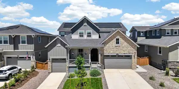 Image 3: 3 car garage with EV charger