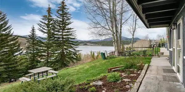 370 E La Bonte St