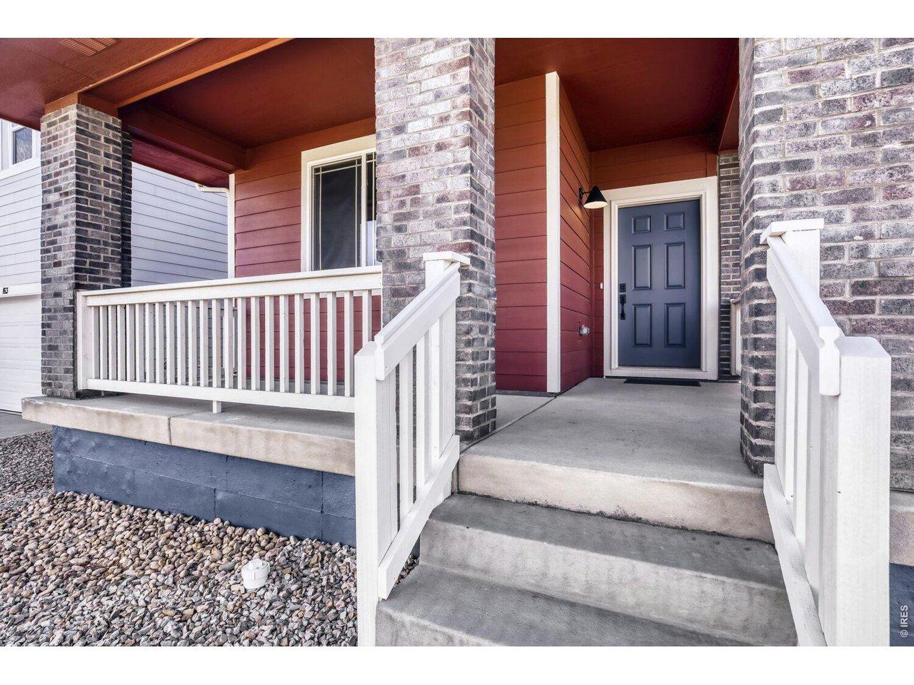 Image 3: Covered front patio Image 3: Covered front patio