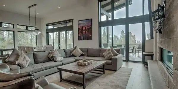 89 Barton Way