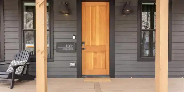 Image 3: Front Entrance Image 3: Front Entrance