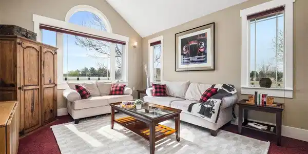 Image 3: Formal Living Room - Furniture Negotiable