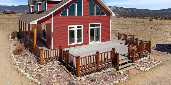 Image 2: Incredible south facing deck Image 2: Incredible south facing deck