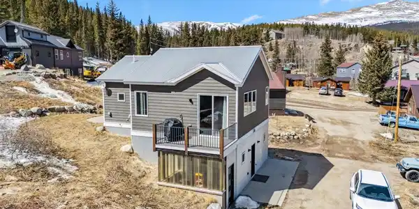 255 Flannigan Cir