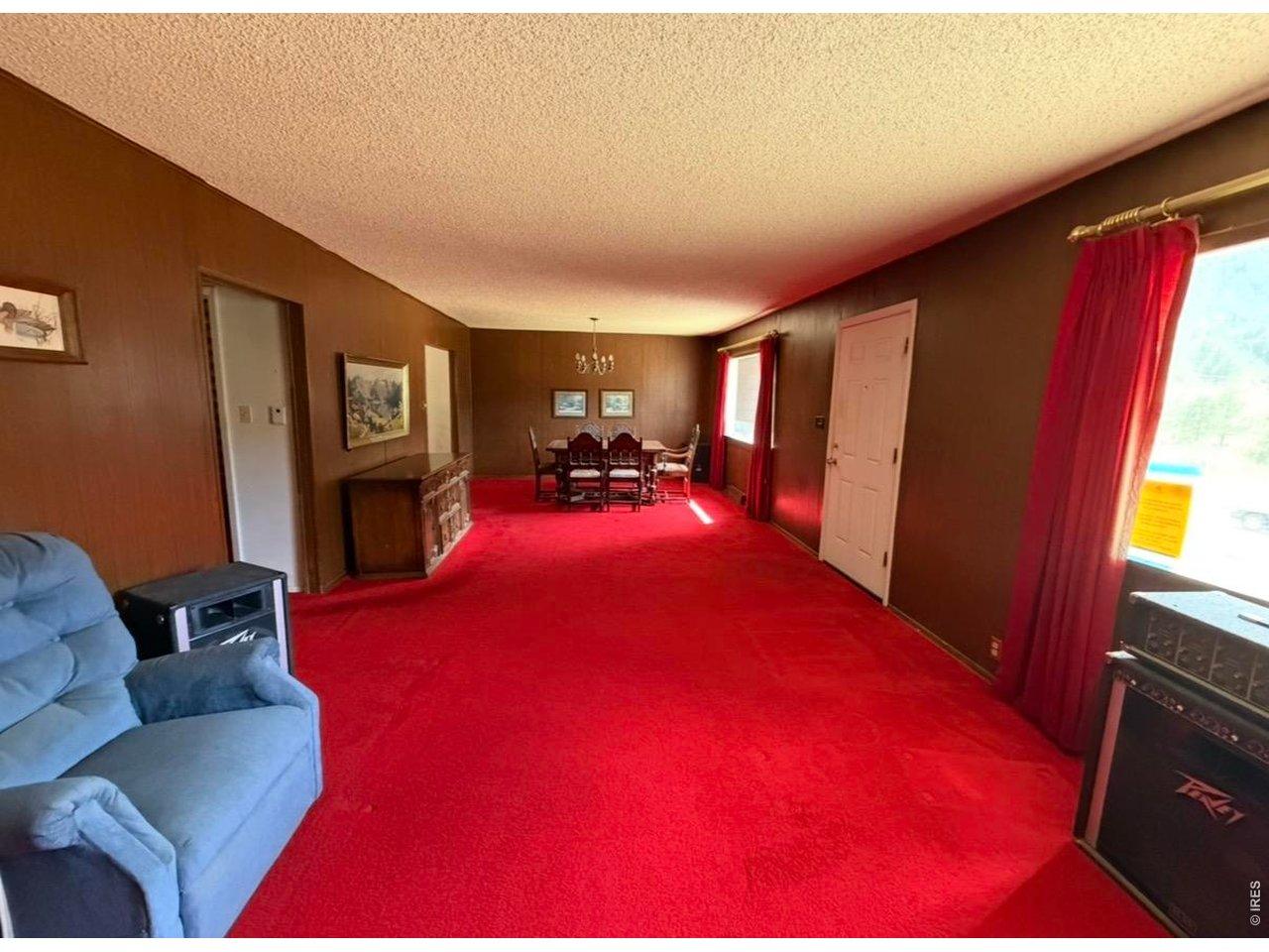 Image 3: Large Living Room Area Image 3: Large Living Room Area