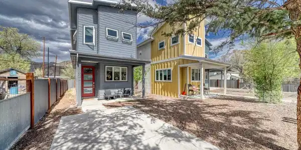 Image 2: Such a cute home!