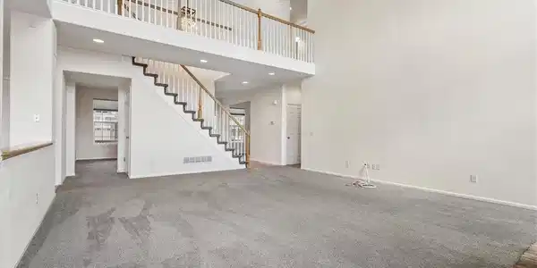 Image 4: Open to the second floor Image 4: Open to the second floor