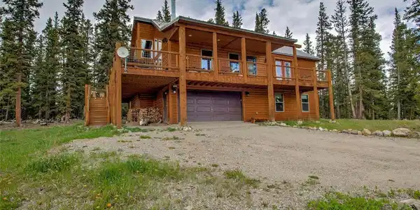 790 Mountain View Dr