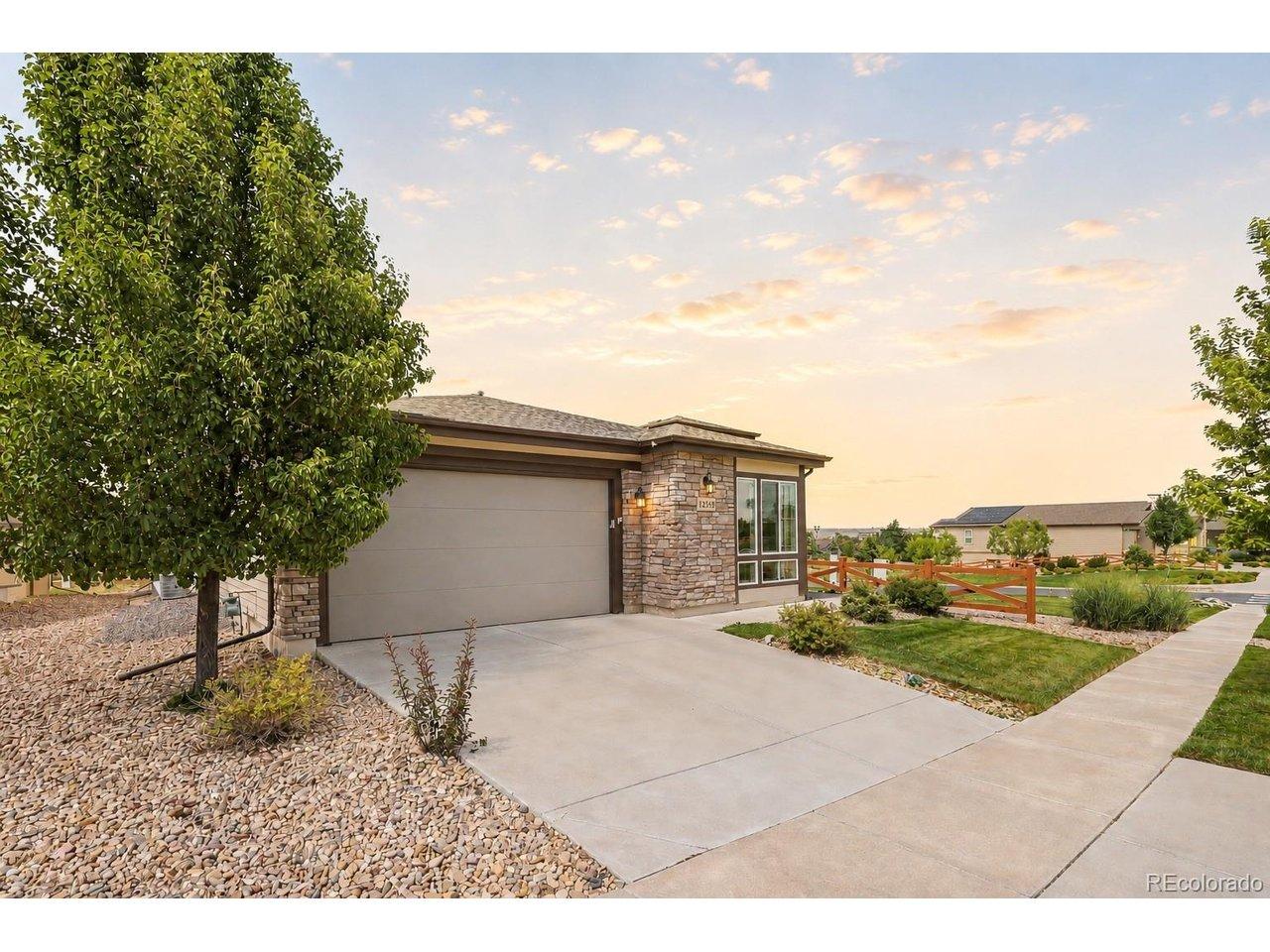 Image 2: Premium lot with gorgeous landscaping and mountain views Image 2: Premium lot with gorgeous landscaping and mountain views