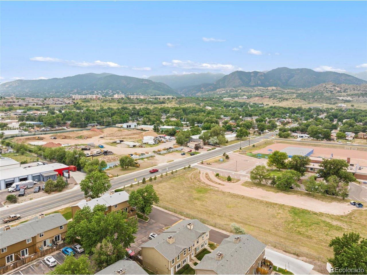 Image 2: Gorgeous mountain views! Image 2: Gorgeous mountain views!