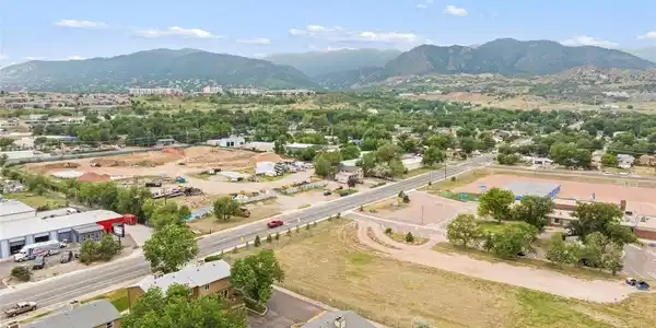 Image 2: Gorgeous mountain views! Image 2: Gorgeous mountain views!