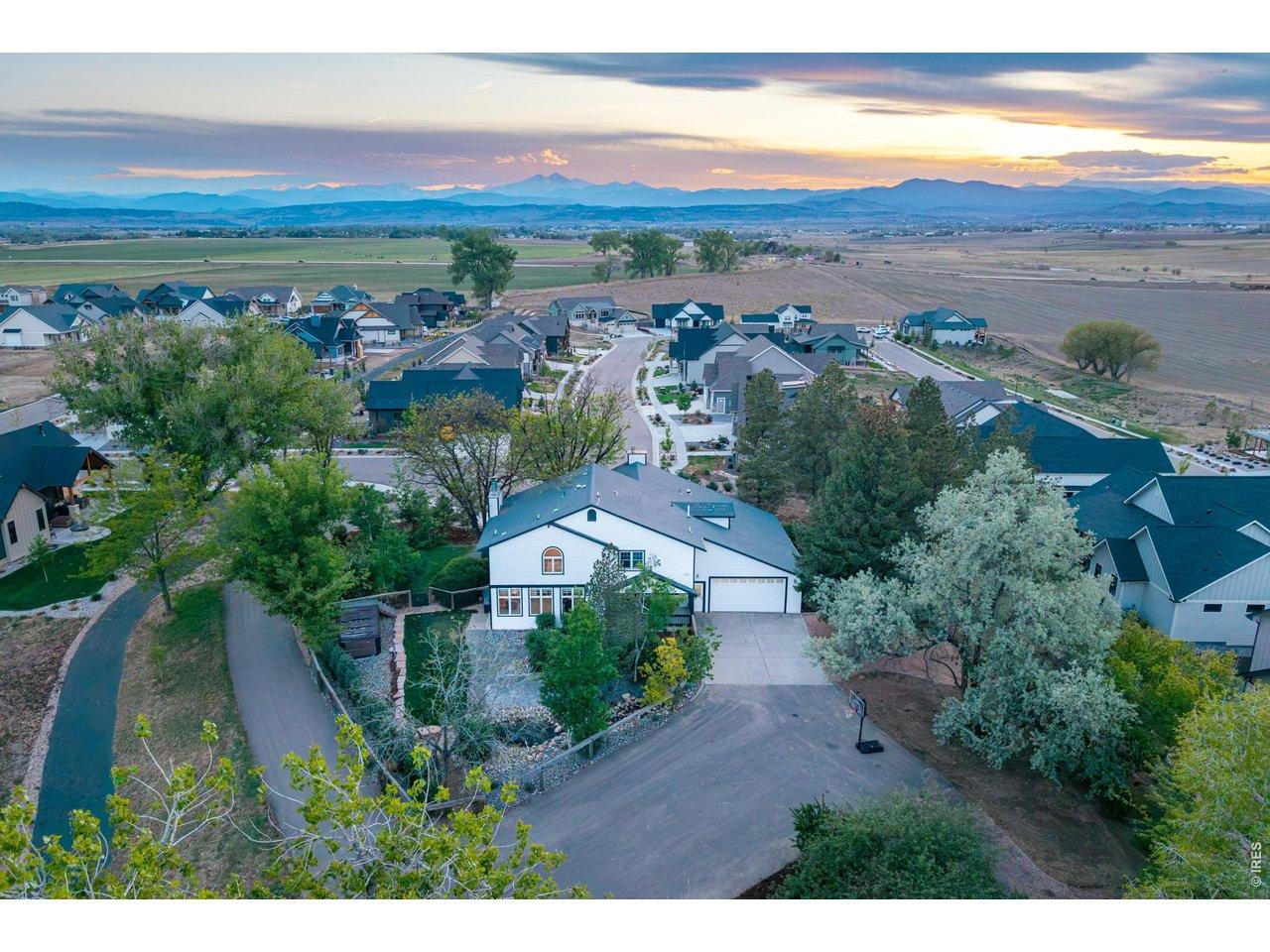 Image 3: Stunning twilight setting with mountain views and a true sense of privacy. Image 3: Stunning twilight setting with mountain views and a true sense of privacy.