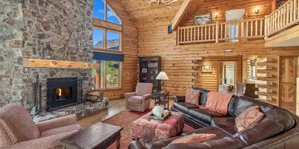 Image 4: Great Room
