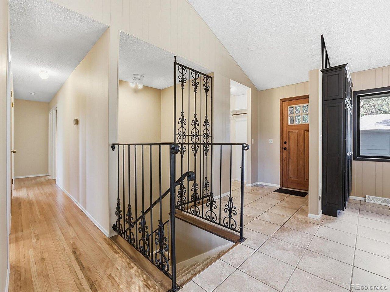 Image 4: Foyer Image 4: Foyer