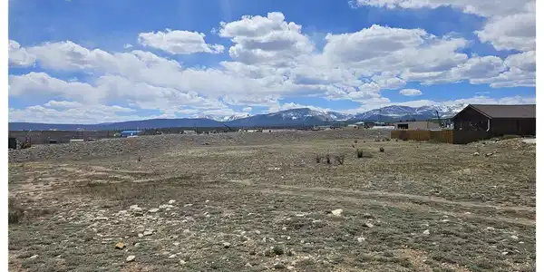 Meadow Dr