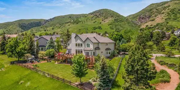 68 Deerwood Dr