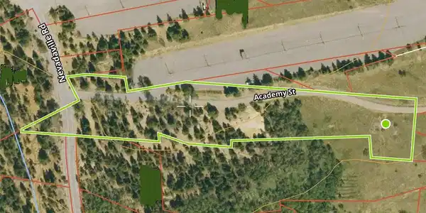 Image 3: Approx Property Lines Image 3: Approx Property Lines