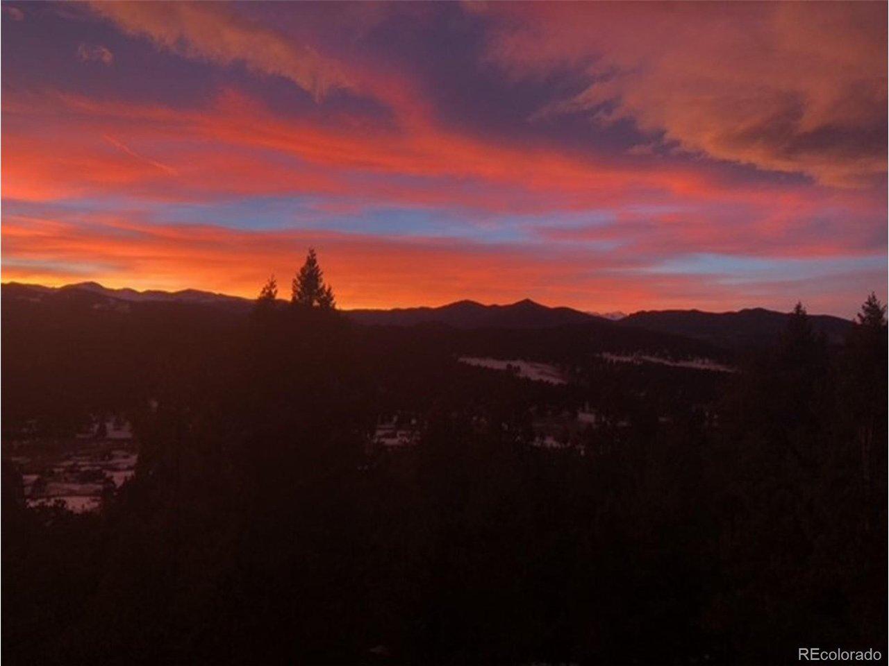 Image 4: Stunning sunsets... Image 4: Stunning sunsets...