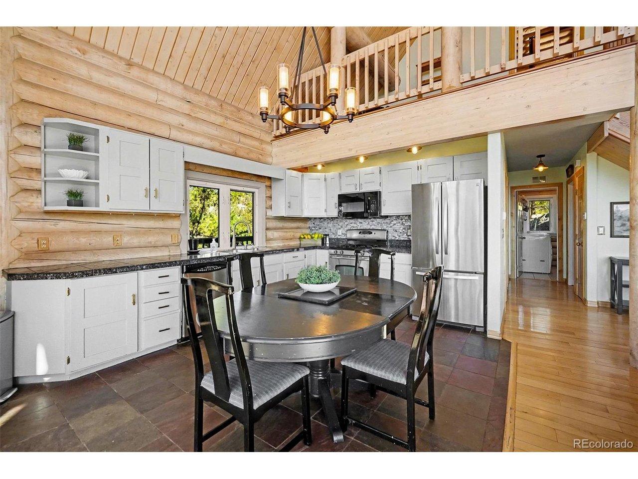 Image 3: Open floor plan with gorgeous kitchen Image 3: Open floor plan with gorgeous kitchen