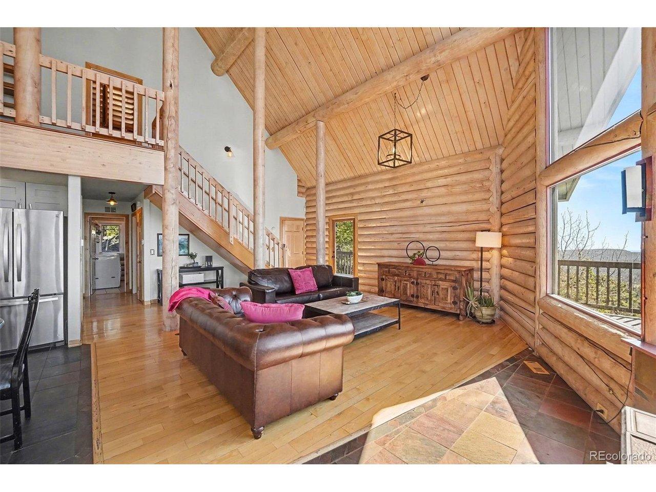 Image 4: Huge great room Image 4: Huge great room