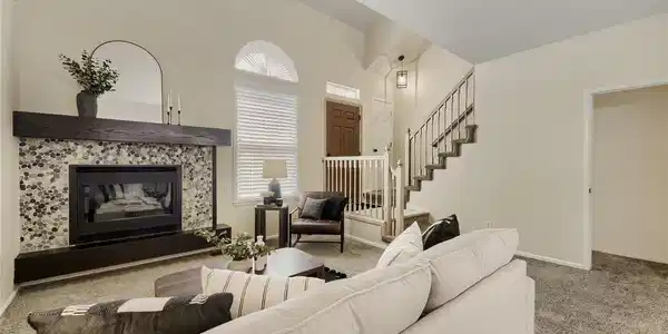 Image 2: Vaulted Living Room