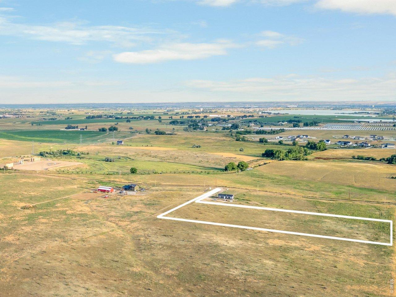 Image 4: View from the North side of the subject property. Image 4: View from the North side of the subject property.
