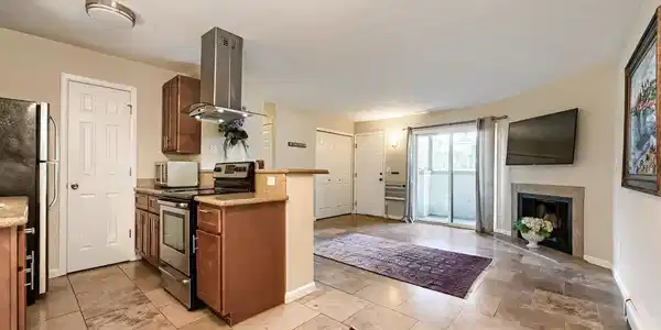 Image 3: 17 Breakfast Area.jpg Image 3: 17 Breakfast Area.jpg