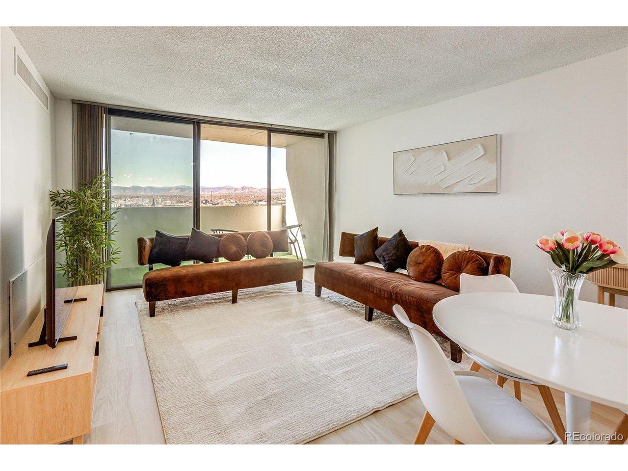 Image 3: Living Room #1 Image 3: Living Room #1