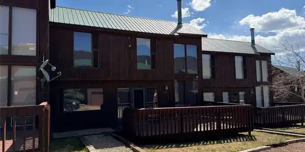 Image 3: Back Deck Image 3: Back Deck