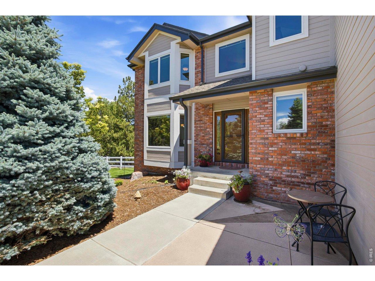 Image 4: Inviting Front Porch Image 4: Inviting Front Porch
