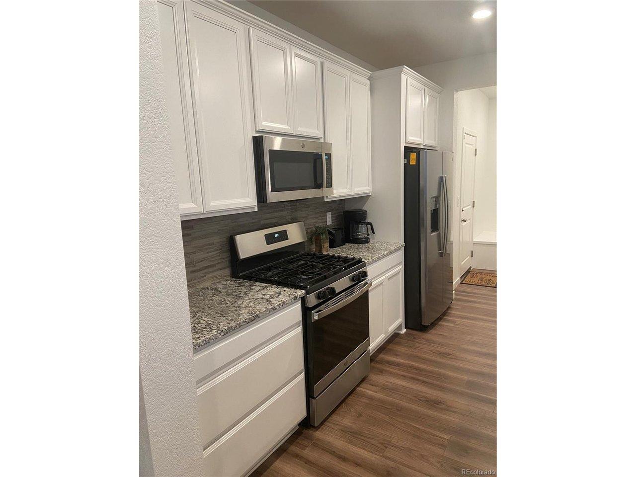 Image 2: Kitchen w/ Granite Countertops/SS Appliances Image 2: Kitchen w/ Granite Countertops/SS Appliances