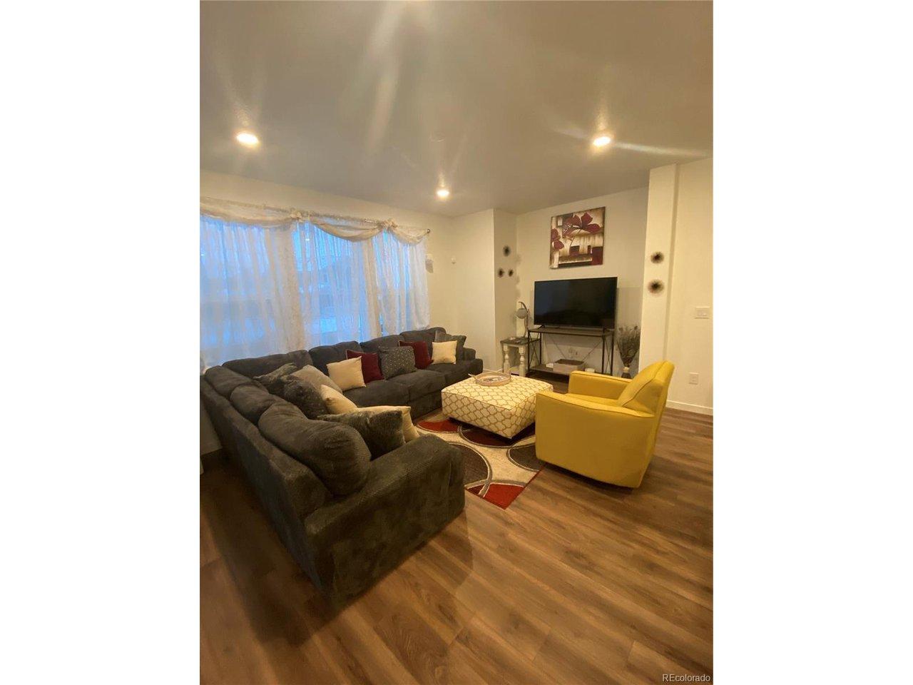 Image 4: Great Room Image 4: Great Room