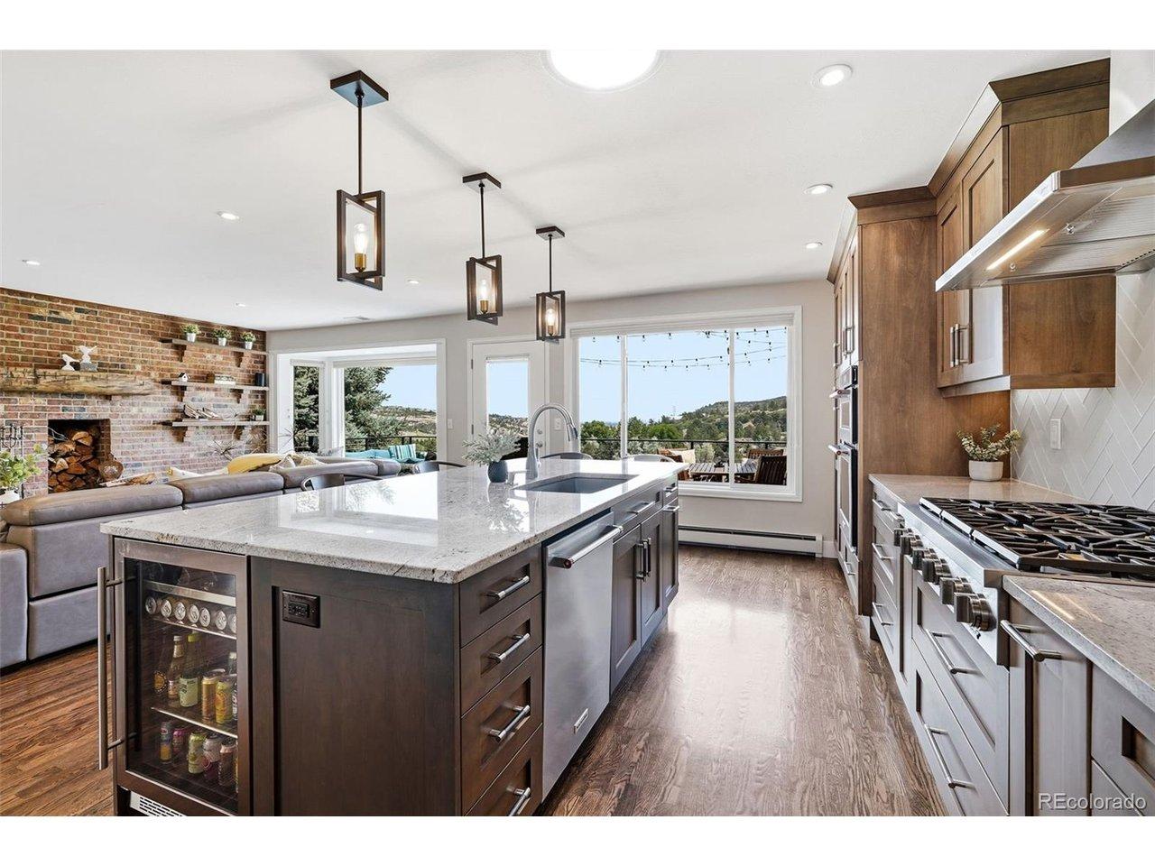 Image 2: Completely tastefully remodeled kitchen Image 2: Completely tastefully remodeled kitchen
