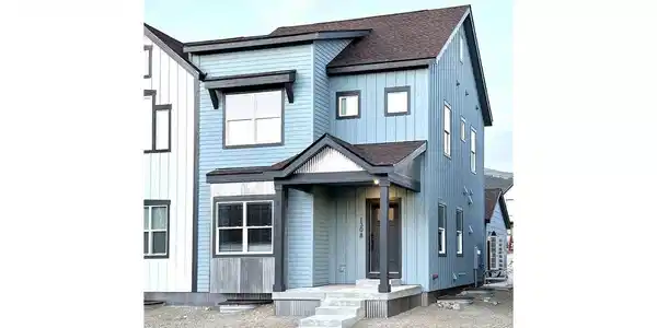 1311 Grand Review Dr