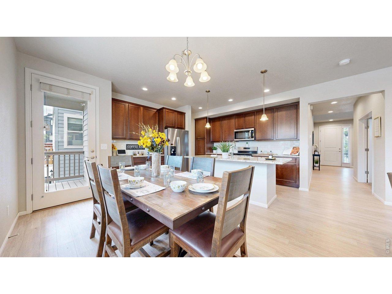 Image 3: Eat in Kitchen Image 3: Eat in Kitchen