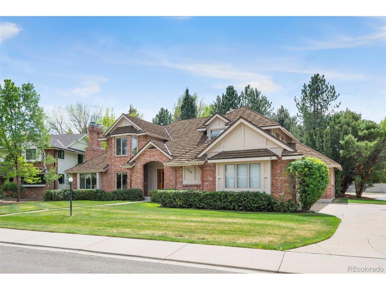 Image 3: .32 Acre corner lot with circular driveway & 3-car side-load garage Image 3: .32 Acre corner lot with circular driveway & 3-car side-load garage