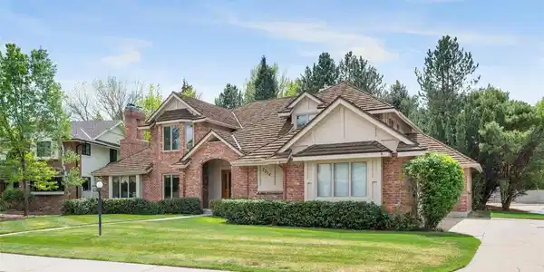 Image 3: .32 Acre corner lot with circular driveway & 3-car side-load garage Image 3: .32 Acre corner lot with circular driveway & 3-car side-load garage